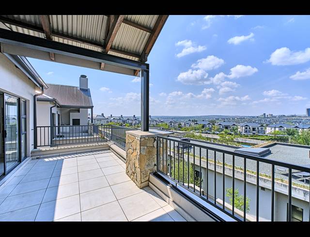 2 BEDROOM APARTMENT FOR SALE IN THE POLOFIELDS